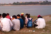 Nam sinh tử vong khi chụp ảnh ở bãi đá sông Hồng Nam sinh tử vong khi chụp ảnh ở bãi đá sông Hồng