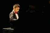 Chuyện cảm động về tài năng piano 13 tuổi Chuyện cảm động về tài năng piano 13 tuổi