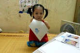 Gặp bé gái Việt có cơ thể giống Nick Vujicic Gặp bé gái Việt có cơ thể giống Nick Vujicic