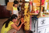 Xót lòng đám tang bé 7 tuổi cứu bạn dưới giếng Xót lòng đám tang bé 7 tuổi cứu bạn dưới giếng