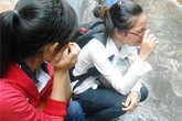 Cháy bằng đại học, nữ sinh viên khóc nức nở Cháy bằng đại học, nữ sinh viên khóc nức nở