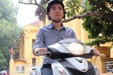 Con trai bầu Hiển: 'Thiếu gia nghìn tỷ' đi xe máy Con trai bầu Hiển: 'Thiếu gia nghìn tỷ' đi xe máy