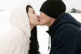 Thủy Tiên - Công Vinh ôm hôn nhau say đắm giữa tuyết trắng Thủy Tiên - Công Vinh ôm hôn nhau say đắm giữa tuyết trắng