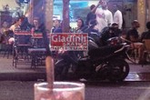 Những cuộc ngã giá nhơ nhớp trên hè phố của các quý bà “khát tình” Những cuộc ngã giá nhơ nhớp trên hè phố của các quý bà “khát tình”