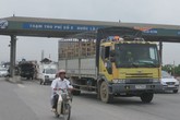 Công bố phương án xóa “phí chồng phí” Công bố phương án xóa “phí chồng phí”