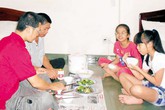 Đắng lòng chuyện theo con dự The Voice Kids: Chưa vào chung kết, đã hết 10 tấn thóc Đắng lòng chuyện theo con dự The Voice Kids: Chưa vào chung kết, đã hết 10 tấn thóc