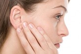 Trị da khô nẻ bằng mật ong Trị da khô nẻ bằng mật ong