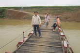Cầu phao lòng dân Cầu phao lòng dân