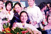 Ngọn nến cong vẫn cháy hết mình Ngọn nến cong vẫn cháy hết mình