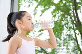Nước uống mùa hè cho trẻ nhỏ Nước uống mùa hè cho trẻ nhỏ