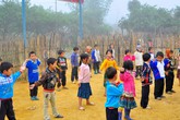 Những đứa trẻ bơ vơ trong nhà của mình Những đứa trẻ bơ vơ trong nhà của mình