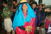 Đắng lòng tiếng khóc nghẹn giữa mênh mông nước lũ Đắng lòng tiếng khóc nghẹn giữa mênh mông nước lũ