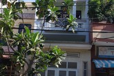 Câu chuyện buồn của ông lão 70 tuổi tự thiêu sau khi tạt axit vợ bé Câu chuyện buồn của ông lão 70 tuổi tự thiêu sau khi tạt axit vợ bé