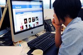 Ngậm đắng nuốt cay, vờ sướng trên Facebook Ngậm đắng nuốt cay, vờ sướng trên Facebook