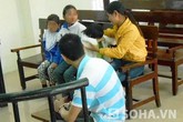 Nhậu say về, đè con riêng của vợ ra hiếp dâm Nhậu say về, đè con riêng của vợ ra hiếp dâm