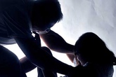 Bé gái chết không toàn thây bởi gã đàn ông đồi bại Bé gái chết không toàn thây bởi gã đàn ông đồi bại