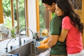 Nhất: bố mẹ đẻ; nhì là con; thứ 3 mới đến lượt chồng! Nhất: bố mẹ đẻ; nhì là con; thứ 3 mới đến lượt chồng!