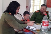 Hy hữu: Bố đưa con đi học, bỏ quên tại cây xăng Hy hữu: Bố đưa con đi học, bỏ quên tại cây xăng