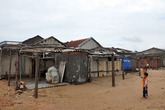 Lốc xoáy bất ngờ, hàng chục ngôi nhà thiệt hại Lốc xoáy bất ngờ, hàng chục ngôi nhà thiệt hại