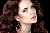 Mẹo chọn khuyên tai phù hợp với khuôn mặt và kiểu tóc Mẹo chọn khuyên tai phù hợp với khuôn mặt và kiểu tóc