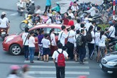 Thất kinh chuyện qua đường Thất kinh chuyện qua đường