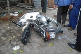 Lái xe tông vào gốc cây, người văng 3m tử vong Lái xe tông vào gốc cây, người văng 3m tử vong