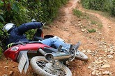 Xôn xao chuyện "phượt nữ" bị bạn đồng hành hiếp dâm Xôn xao chuyện "phượt nữ" bị bạn đồng hành hiếp dâm
