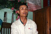 Bé gái bị bố đẻ và mẹ kế bạo hành, vứt ra nghĩa địa Bé gái bị bố đẻ và mẹ kế bạo hành, vứt ra nghĩa địa