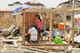 8 người chết khi cướp lương thực Tiếp tế cho người Việt tại sân bay Cebu 8 người chết khi cướp lương thực Tiếp tế cho người Việt tại sân bay Cebu