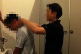 Nghề massage trong…nhà vệ sinh Nghề massage trong…nhà vệ sinh
