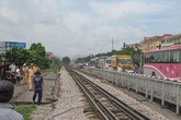 Người đàn ông bị tàu hỏa tông chết kéo lê hàng chục mét Người đàn ông bị tàu hỏa tông chết kéo lê hàng chục mét