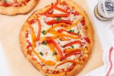 Tự làm pizza kiểu mới ngon mà bổ Tự làm pizza kiểu mới ngon mà bổ