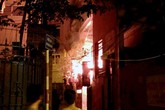 Nổ bình gas, quán ăn cháy lớn trong đêm ở Hà Nội Nổ bình gas, quán ăn cháy lớn trong đêm ở Hà Nội