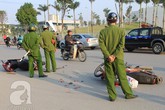 Hà Nội: 2 xe máy đâm nhau, 3 người nguy kịch Hà Nội: 2 xe máy đâm nhau, 3 người nguy kịch