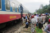 Tàu hỏa tông nam thanh niên bay 10 mét, tử vong tại chỗ Tàu hỏa tông nam thanh niên bay 10 mét, tử vong tại chỗ