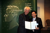 Người Việt Nam đầu tiên nhận giải thưởng của Quỹ Alexander von Humboldt Người Việt Nam đầu tiên nhận giải thưởng của Quỹ Alexander von Humboldt