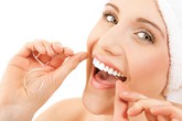 Dùng chỉ nha khoa đúng cách Dùng chỉ nha khoa đúng cách