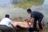 Phát hiện xác chết lõa thể trên mặt hồ Phát hiện xác chết lõa thể trên mặt hồ