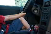 Bé 6 tuổi lái ô tô 5 km đi mua đồ ăn Bé 6 tuổi lái ô tô 5 km đi mua đồ ăn