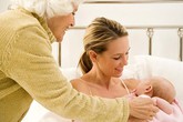 Những sai lầm trầm trọng về kiêng cữ sau sinh Những sai lầm trầm trọng về kiêng cữ sau sinh