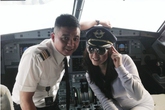 Phạt cơ trưởng Vietnam Airlines cho Lý Nhã Kỳ lên buồng lái Phạt cơ trưởng Vietnam Airlines cho Lý Nhã Kỳ lên buồng lái