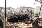Nhà trung tá công an phát nổ, cháy rụi Nhà trung tá công an phát nổ, cháy rụi