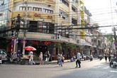 Phố “trai gọi” chuyên phục vụ quý bà Phố “trai gọi” chuyên phục vụ quý bà