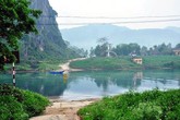 Tột cùng thương đau những xác trẻ thơ tái nhợt Tột cùng thương đau những xác trẻ thơ tái nhợt