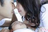 Phản ứng khi bé bắt gặp bố mẹ ân ái Phản ứng khi bé bắt gặp bố mẹ ân ái