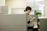 Muôn kiểu tránh nóng của bà bầu Muôn kiểu tránh nóng của bà bầu