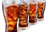 Tử vong vì uống nhiều nước ngọt có gas Tử vong vì uống nhiều nước ngọt có gas