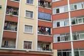 Bé gái 4 tuổi ngã từ tầng 11 Bé gái 4 tuổi ngã từ tầng 11