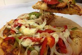Tự làm bánh pizza ngon như ngoài hàng Tự làm bánh pizza ngon như ngoài hàng