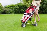 Những điều mẹ cần biết khi cho trẻ sơ sinh đi dạo Những điều mẹ cần biết khi cho trẻ sơ sinh đi dạo